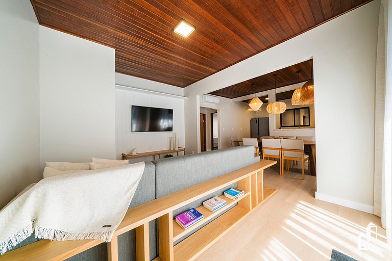 Casa térrea com 04 dormitórios em Canto Grande Bombinhas/SC