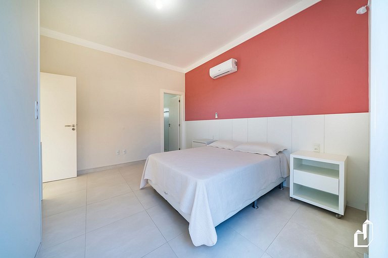 Casa com 05 dormitórios