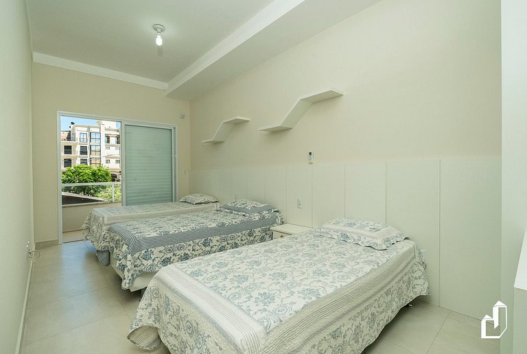 Casa com 05 dormitórios