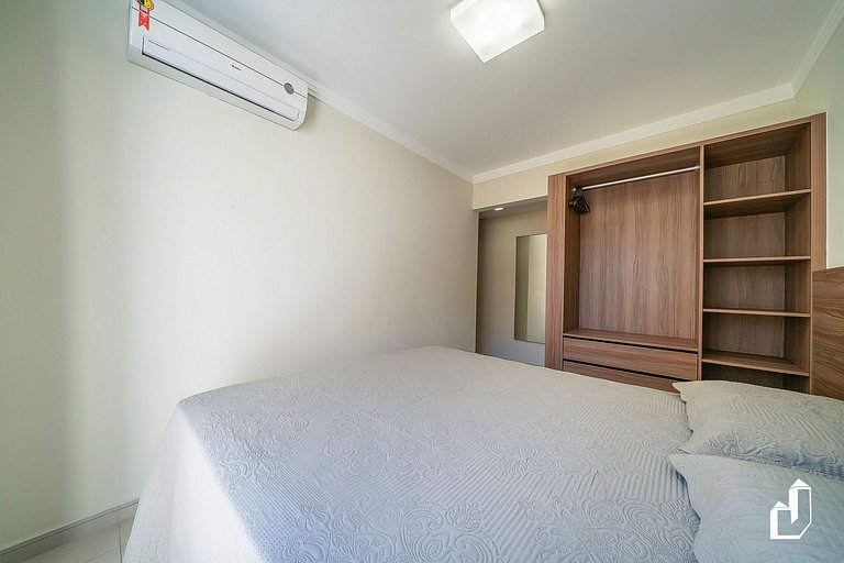 Apartamento térreo com 02 dormitórios