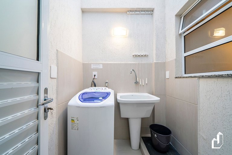Apartamento térreo com 02 dormitórios