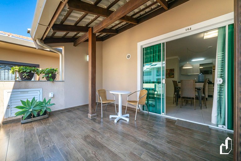 Apartamento térreo com 02 dormitórios