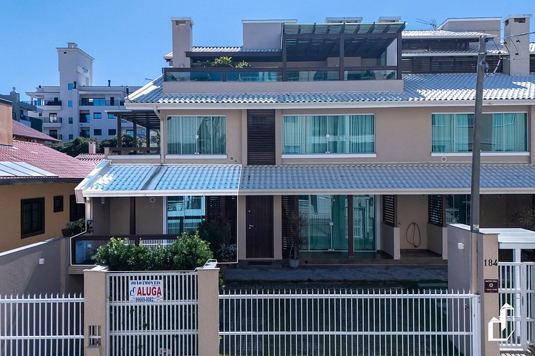 Apartamento térreo com 02 dormitórios