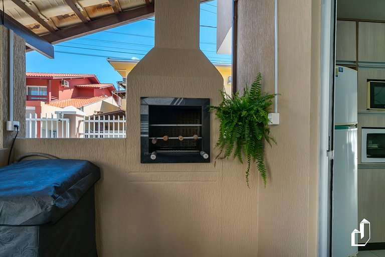 Casa com 03 dormitórios de casal