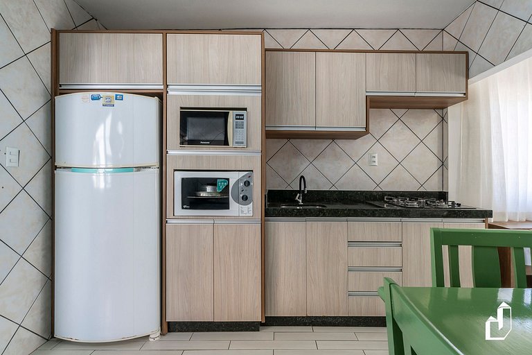 Casa com 03 dormitórios de casal