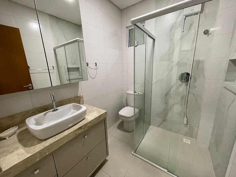 Lindo apartamento garden para 06 pessoas em Mariscal