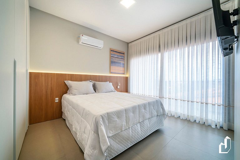 Apartamento exclusivo com 02 Suítes, 30m da praia
