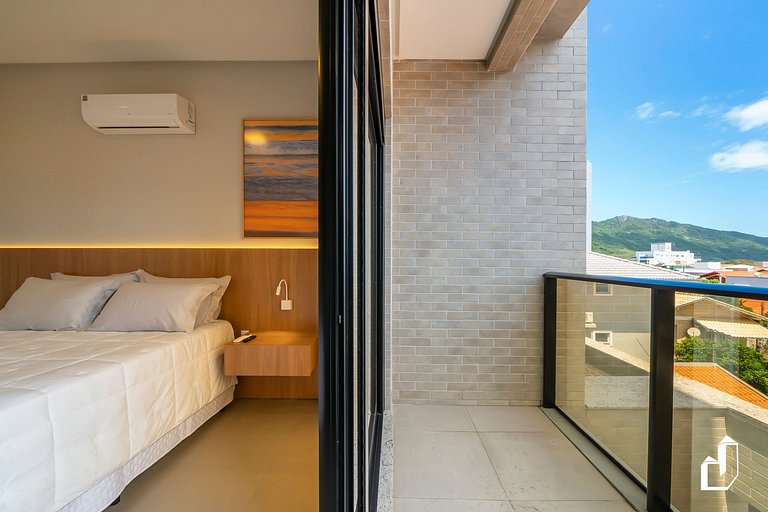 Apartamento exclusivo com 02 Suítes, 30m da praia