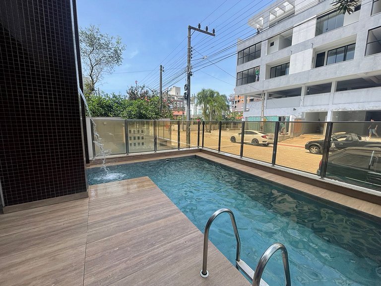 Lindo apartamento garden para 06 pessoas em Mariscal