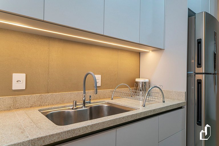 Apartamento exclusivo com 02 Suítes, 30m da praia