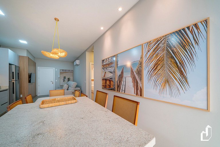 Apartamento exclusivo com 02 Suítes, 30m da praia