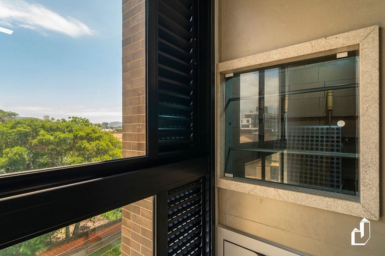 Apartamento exclusivo com 02 Suítes, 30m da praia