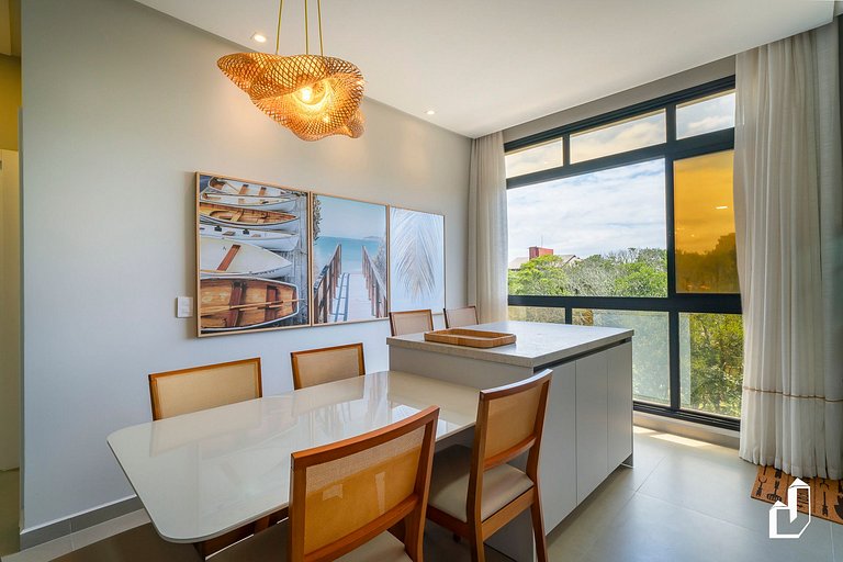 Apartamento exclusivo com 02 Suítes, 30m da praia