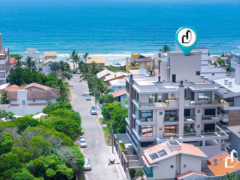 Apartamento exclusivo com 02 Suítes, 30m da praia