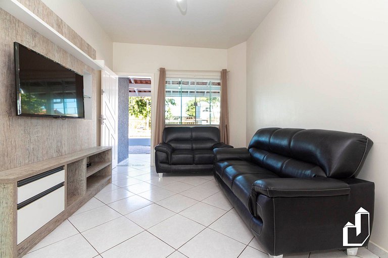 Casa com 04 dormitórios - Saia da rotina e venha viver essa