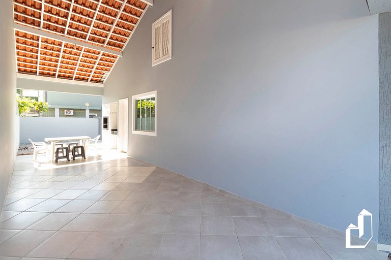 Casa com 04 dormitórios