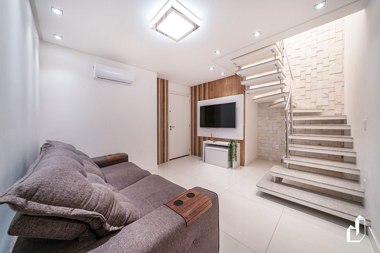 Cobertura duplex | 3 suítes a meia quadra da praia