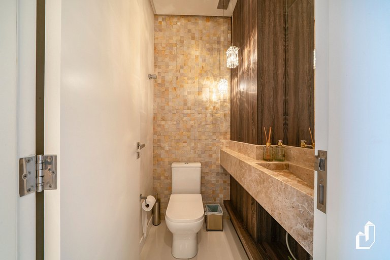 Cobertura duplex | 3 suítes a meia quadra da praia