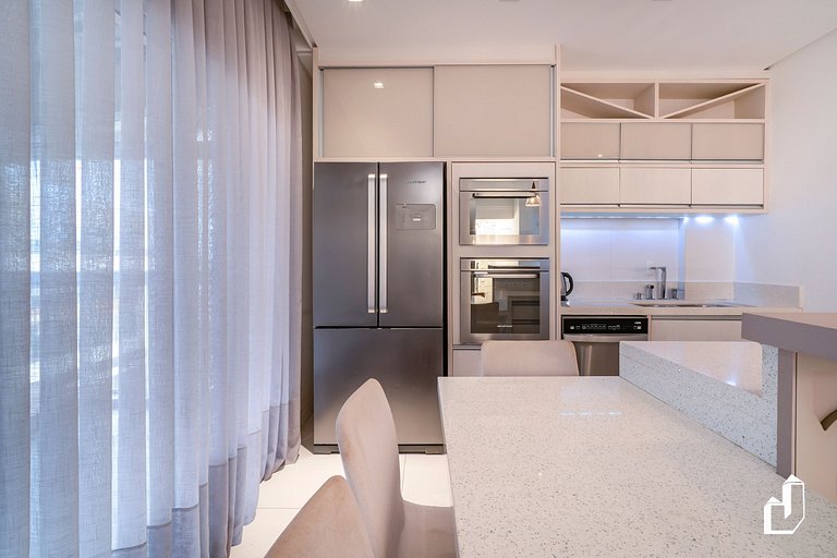Cobertura duplex | 3 suítes a meia quadra da praia