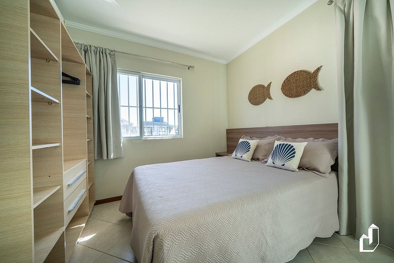 Apartamento completo com 01 quarto, quadra do mar