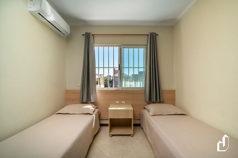 Apartamento com 02 dormitórios aqui é só trazer as malas e a