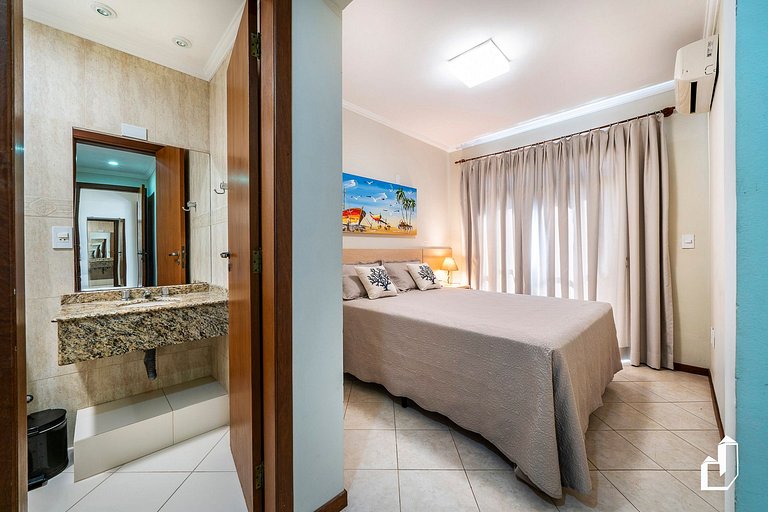 Térreo com varanda, 70 m da praia | Canto Grande