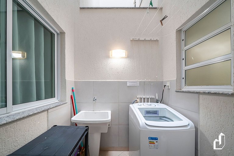 Térreo com varanda, 70 m da praia | Canto Grande