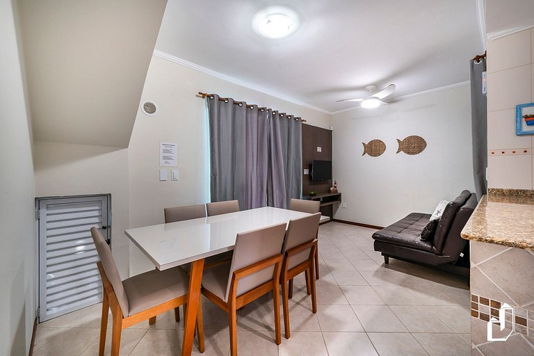Térreo com varanda, 70 m da praia | Canto Grande
