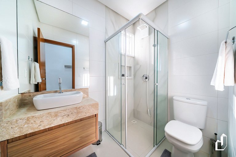 Lindo apartamento garden para 06 pessoas em Mariscal