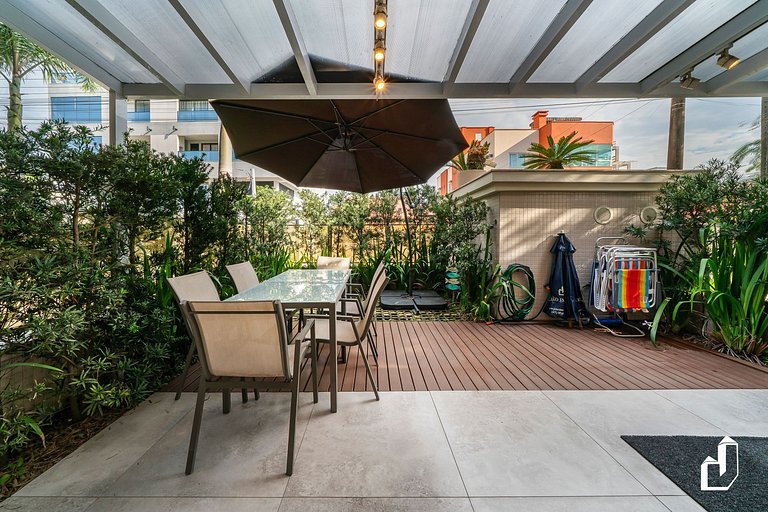 Lindo apartamento garden para 06 pessoas em Mariscal