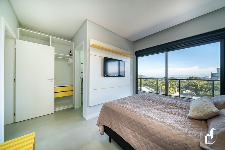 Cobertura com 3 suítes e vista | 150m da praia