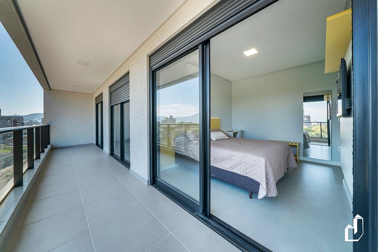 Cobertura com 3 suítes e vista | 150m da praia