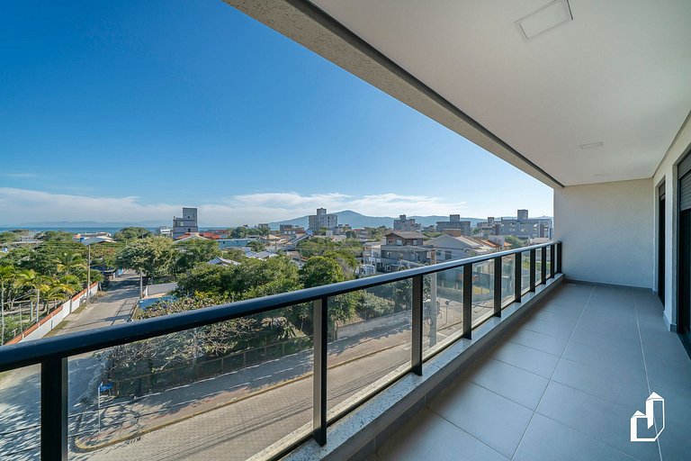 Cobertura com 3 suítes e vista | 150m da praia