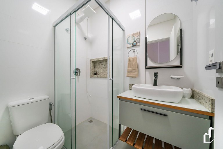 Cobertura com 3 suítes e vista | 150m da praia