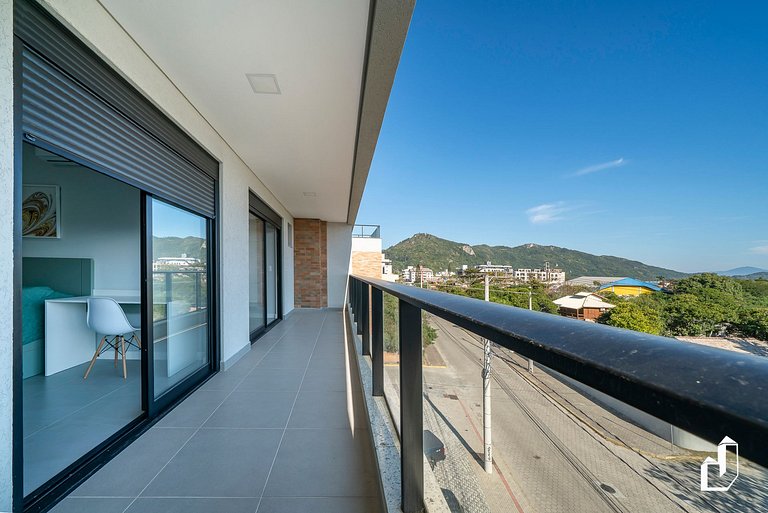 Cobertura com 3 suítes e vista | 150m da praia
