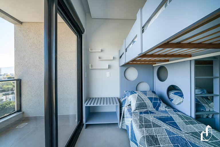 Cobertura com 3 suítes e vista | 150m da praia