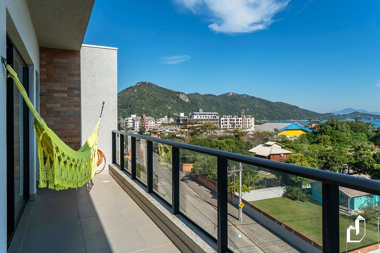 Cobertura com 3 suítes e vista | 150m da praia