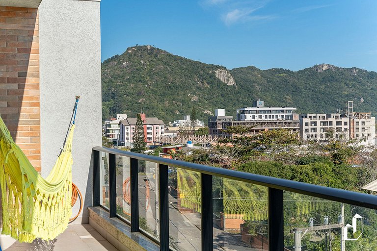 Cobertura com 3 suítes e vista | 150m da praia