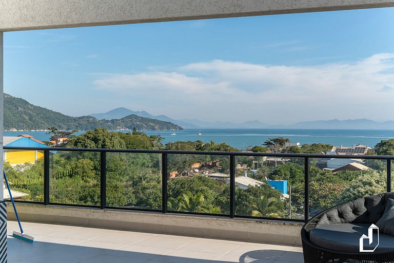 Cobertura com 3 suítes e vista | 150m da praia