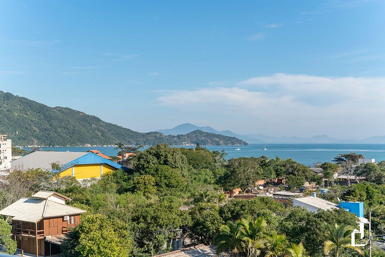 Cobertura com 3 suítes e vista | 150m da praia