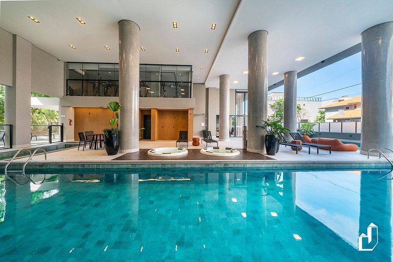 Cobertura com 3 suítes e vista | 150m da praia