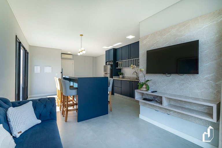 Cobertura com 3 suítes e vista | 150m da praia