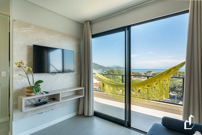 Cobertura com 3 suítes e vista | 150m da praia