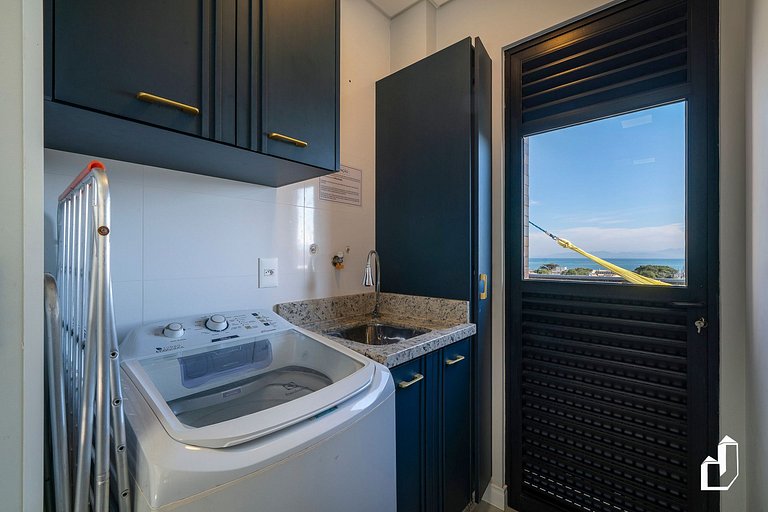 Cobertura com 3 suítes e vista | 150m da praia