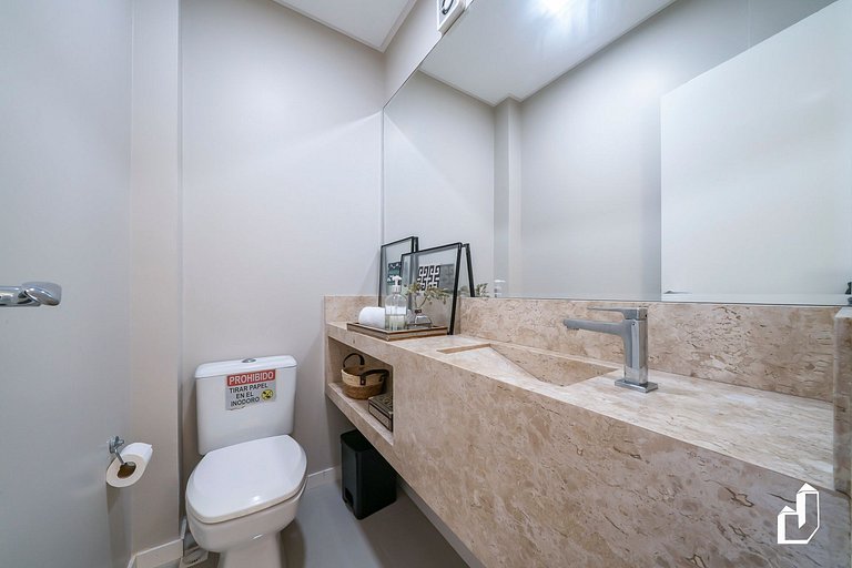 Petit Village com piscina e saída direta para a praia