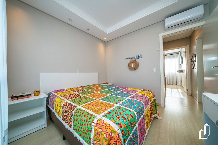 Petit Village com piscina e saída direta para a praia