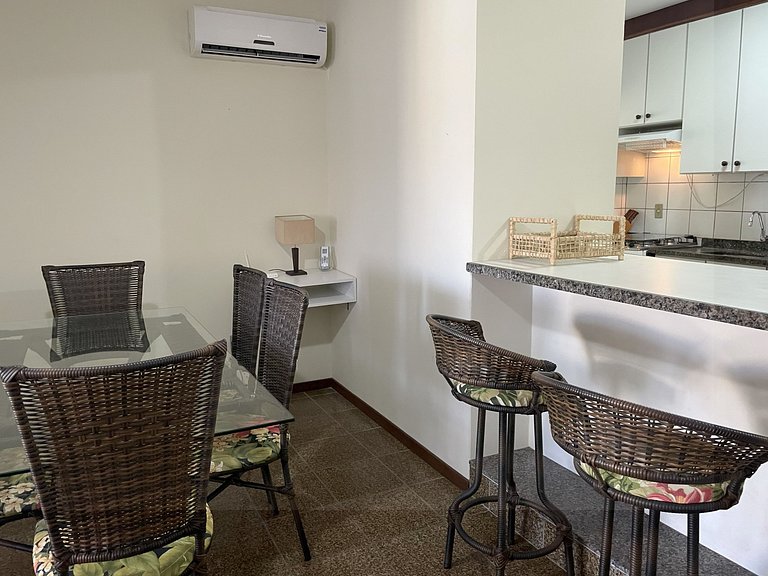 Apartamento com 03 quartos