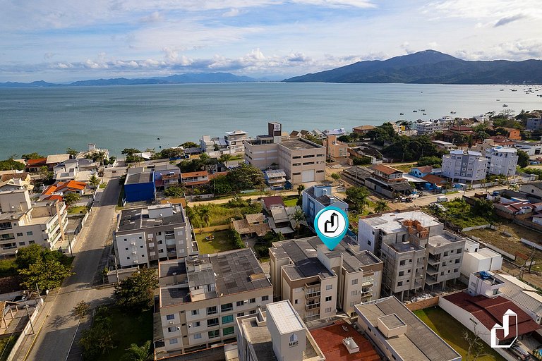 Apartamento com 03 quartos