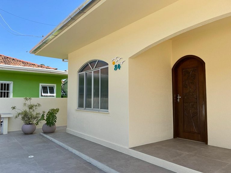 Casa com 03 dormitórios