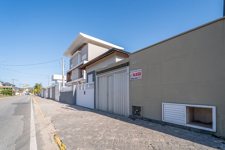 Casa frente mar no melhor pôr do sol da cidade